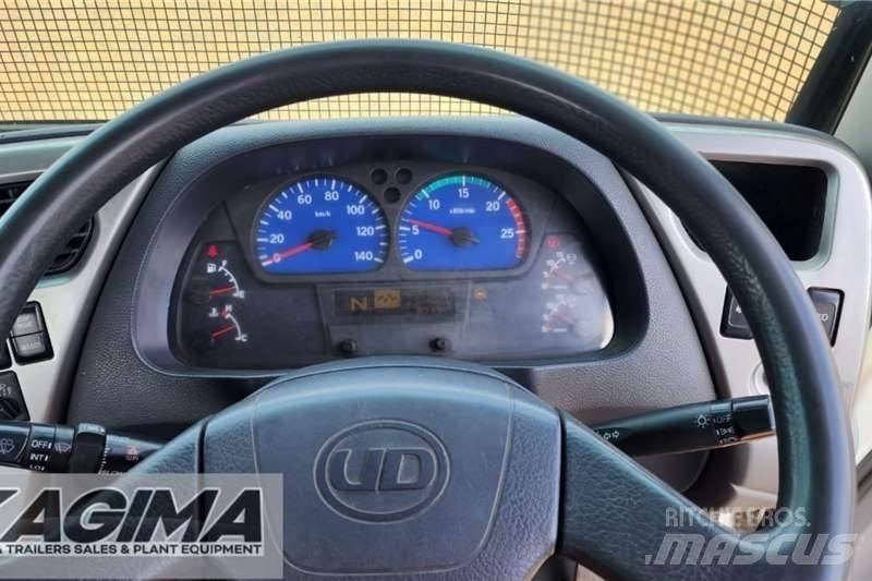 UD Quon 450 Inne