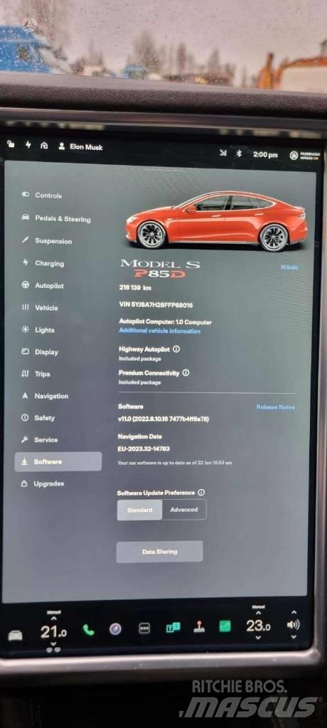 Tesla Model S P85D Samochody osobowe