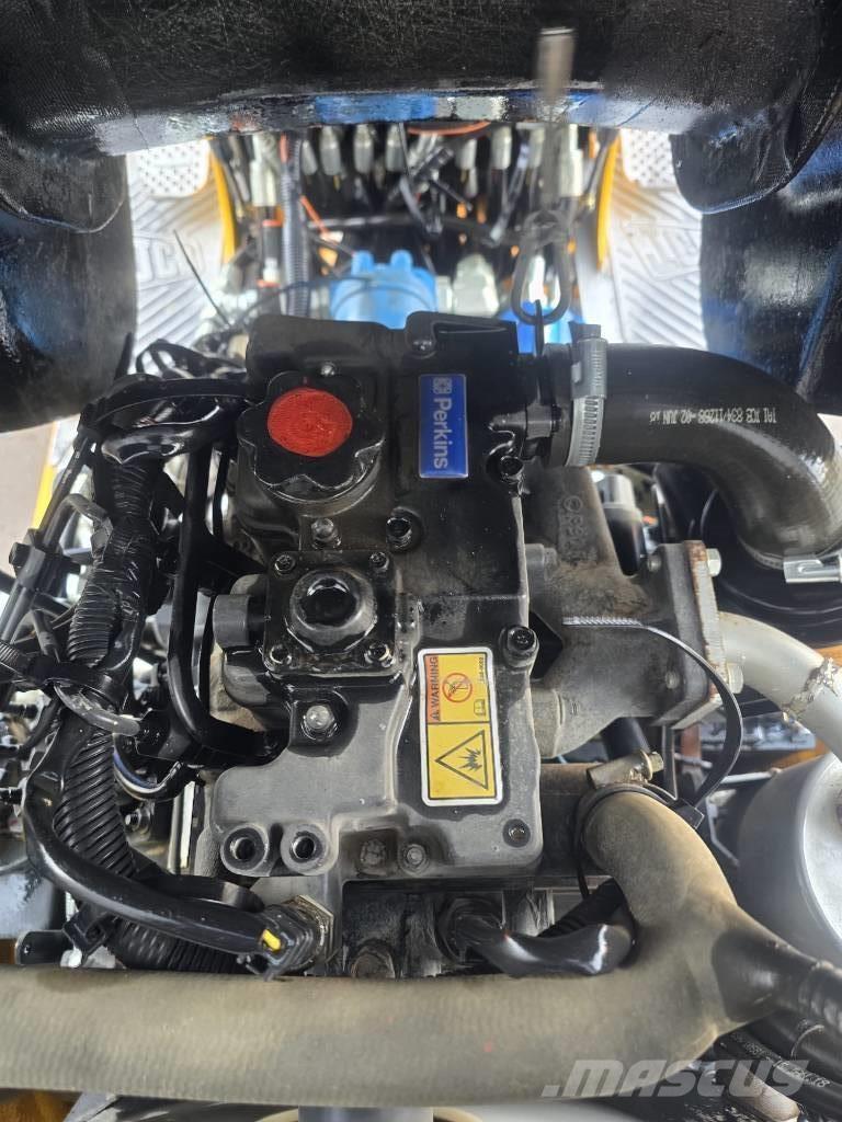 JCB 8008 CTS Minikoparki