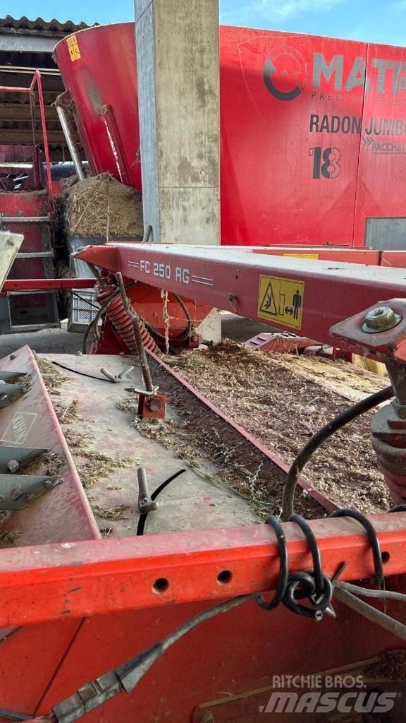 Kuhn FC 250 R G Kosiarki ze wstępną obróbka paszy