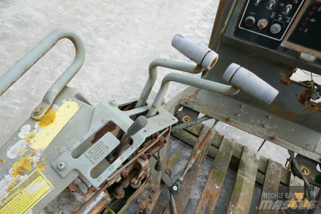 CAT 6T-3309 Kabiny i wnętrze