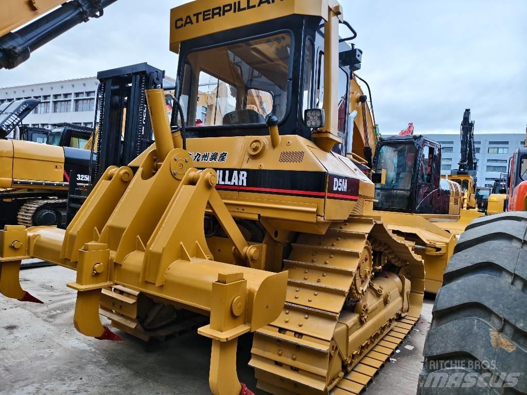 CAT D 5 M Spycharki gąsienicowe