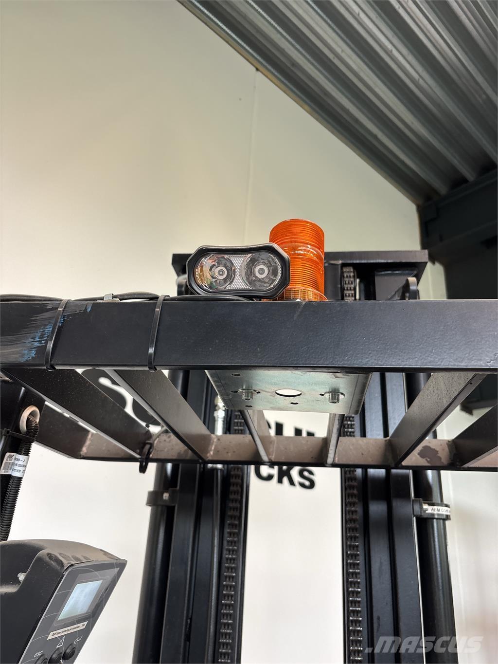 Mitsubishi SBR16N Samojezdne maszyny do załadunku