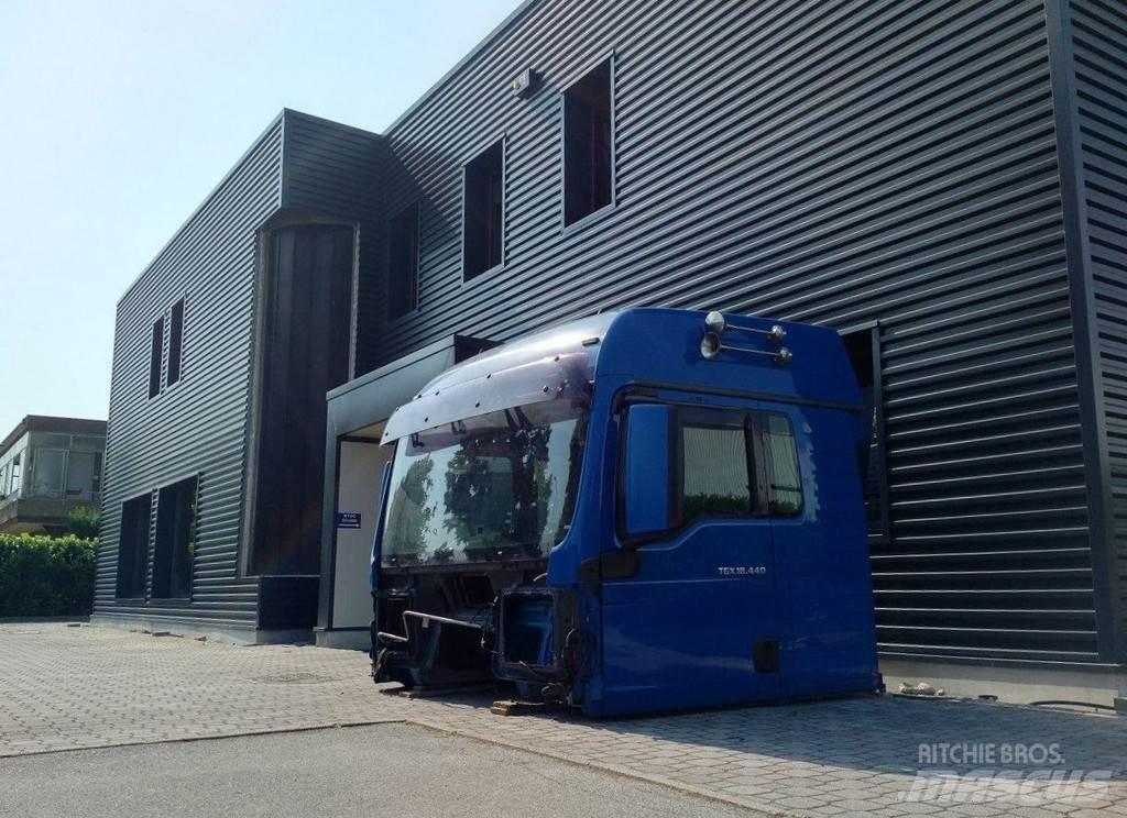MAN TGX XLX EURO 5 Kabiny i wnętrze