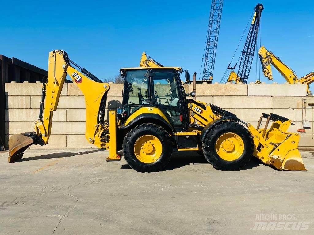CAT 444  4x4 Koparko-ładowarki