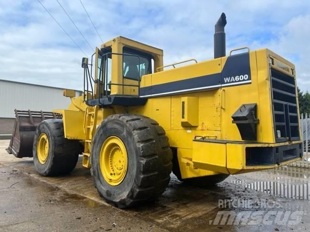 Komatsu WA 600-1 Ładowarki kołowe