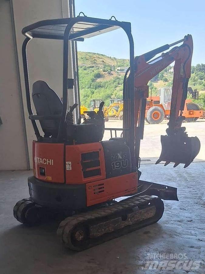 Hitachi ZX19U Minikoparki