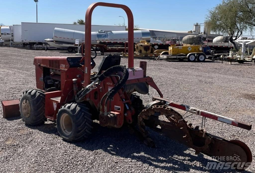 Ditch Witch 3700 DD Koparki łańcuchowe