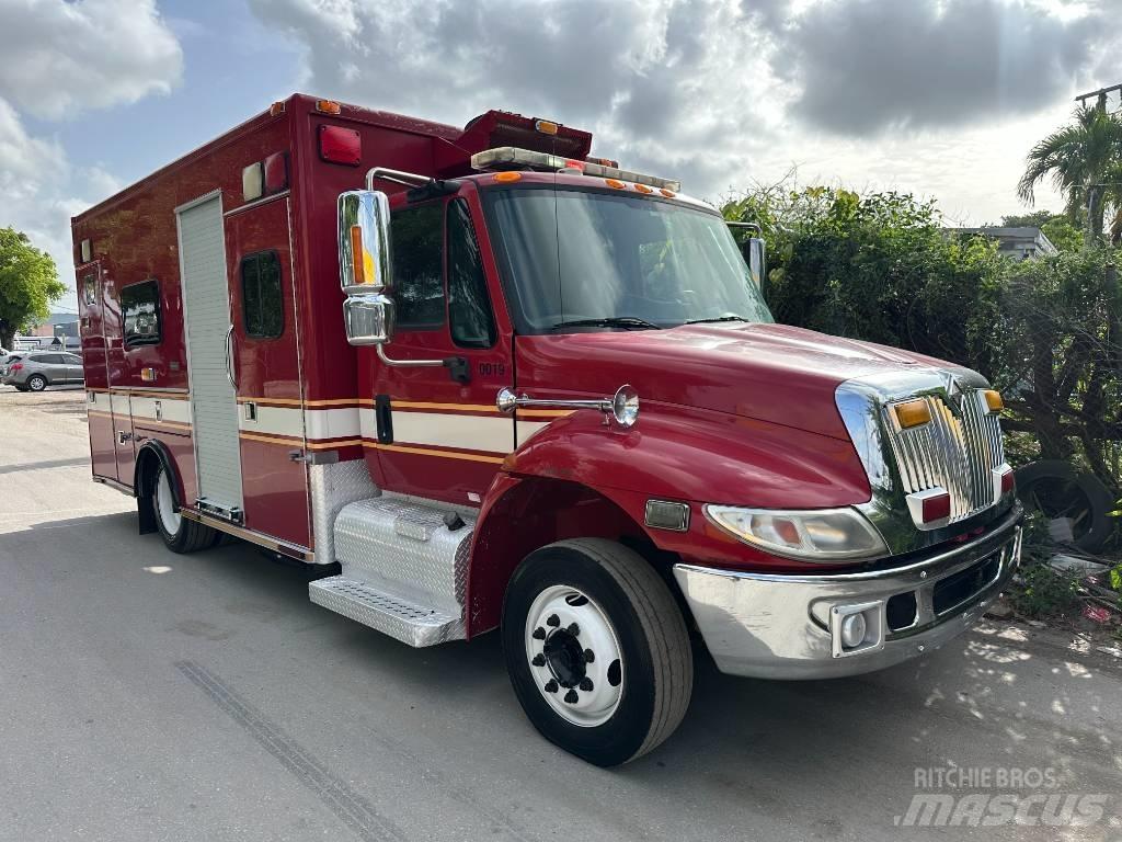 International 4300 Ambulanse