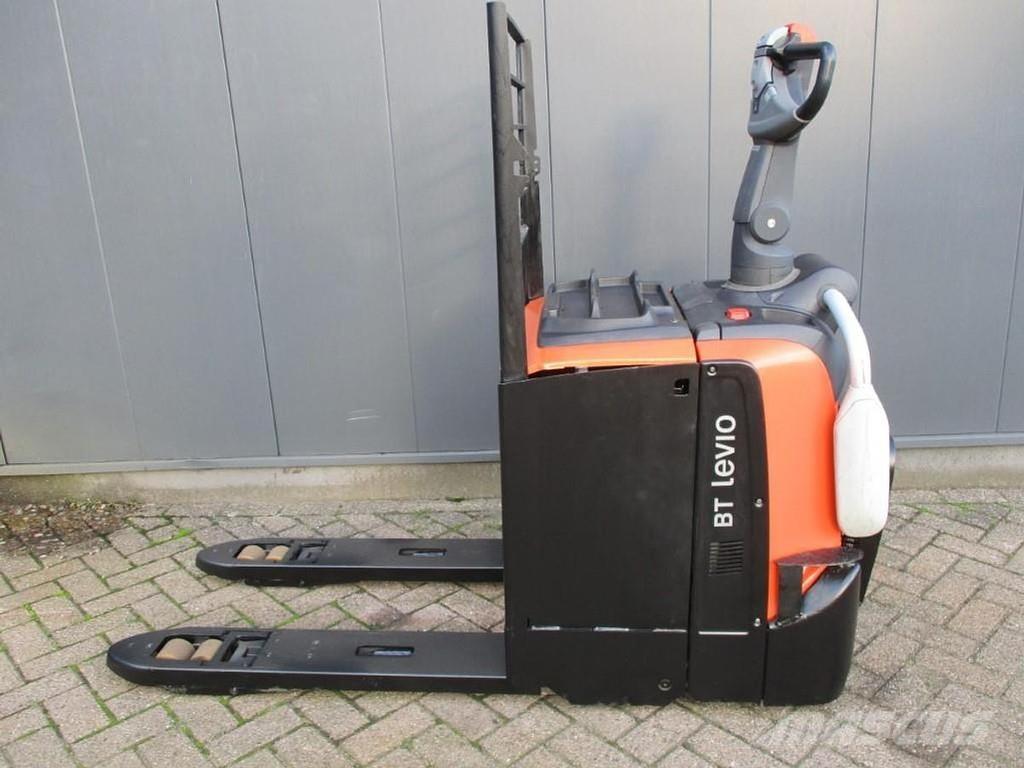 Toyota LPE250 Wózki widłowe unoszące z platformą dla operatora