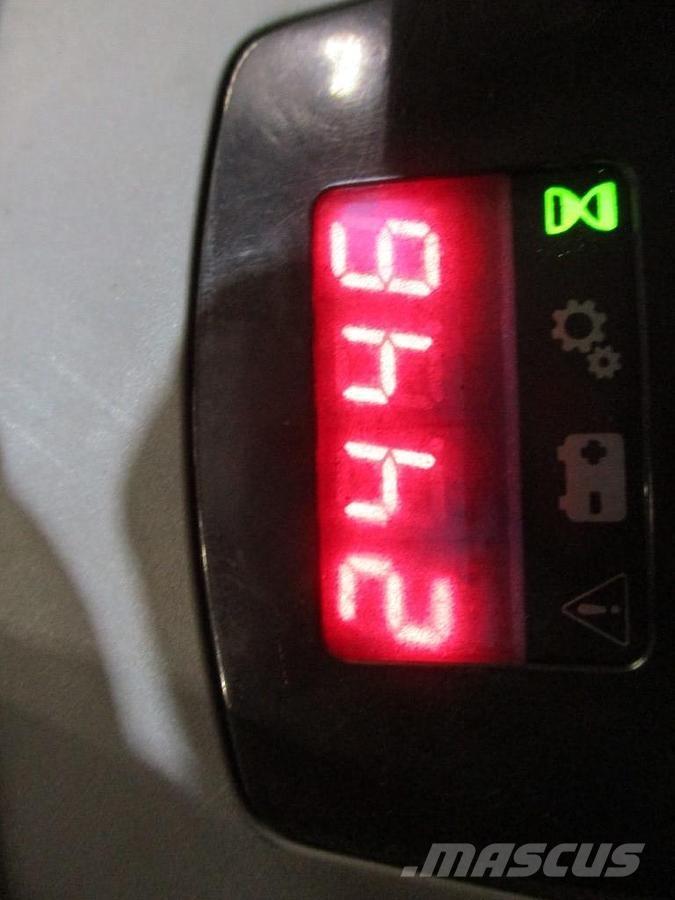 Toyota LPE250 Wózki widłowe unoszące z platformą dla operatora