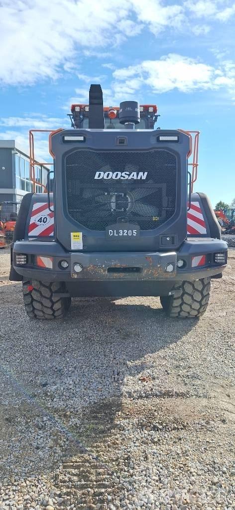Doosan DL 320-7 Ładowarki kołowe