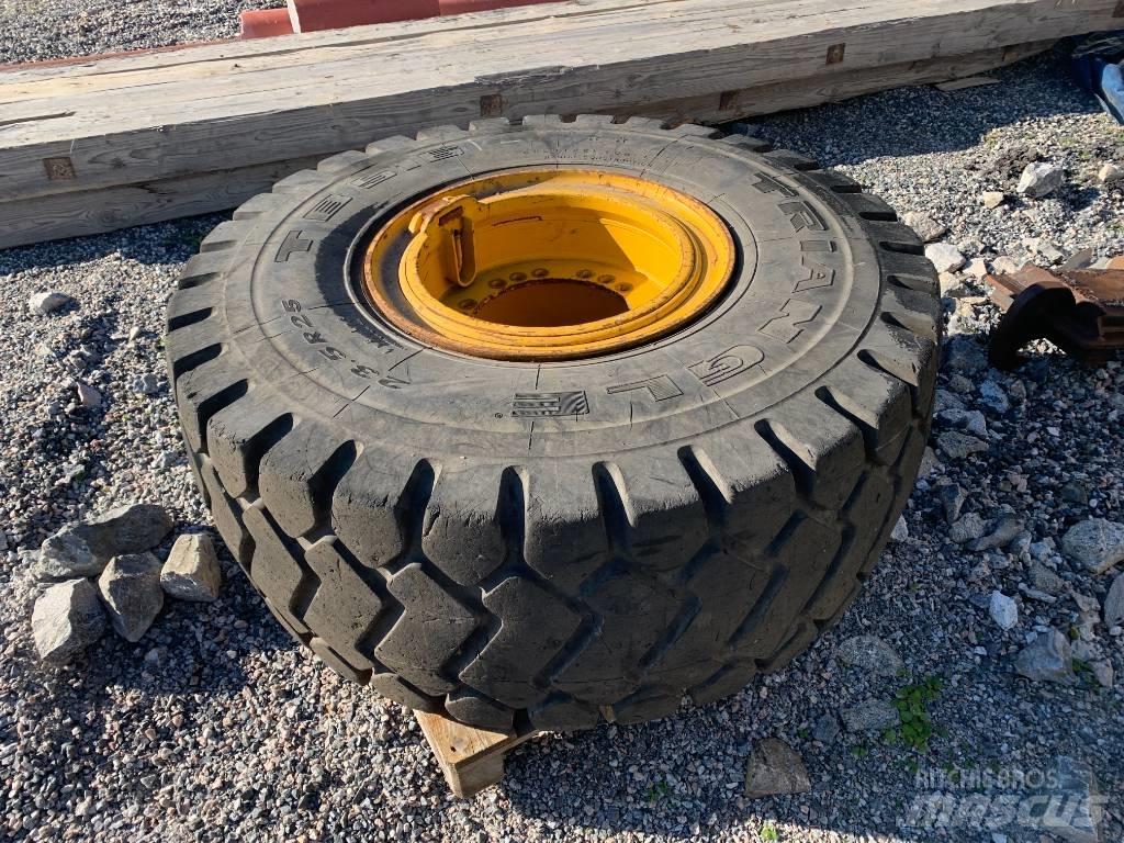 Volvo L120-L90 Opony, koła i felgi
