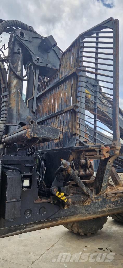 Komatsu 895 Forwardery