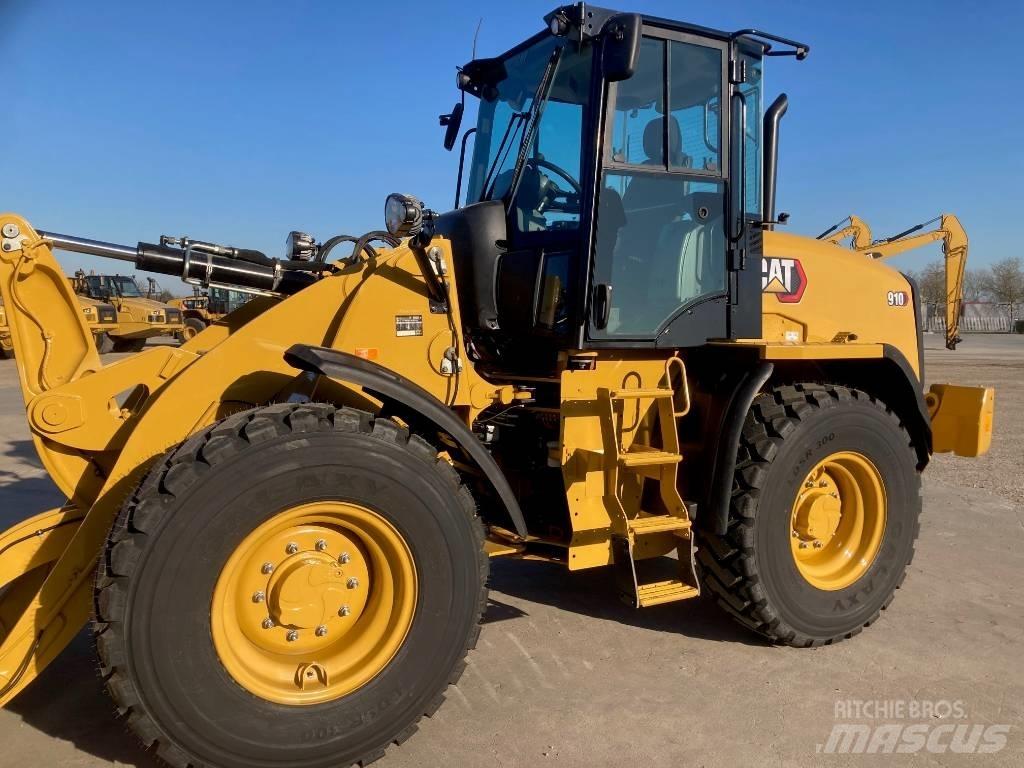 CAT 910 Ładowarki kołowe