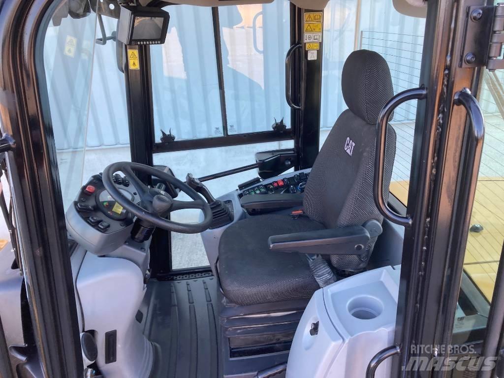 CAT 910 Ładowarki kołowe