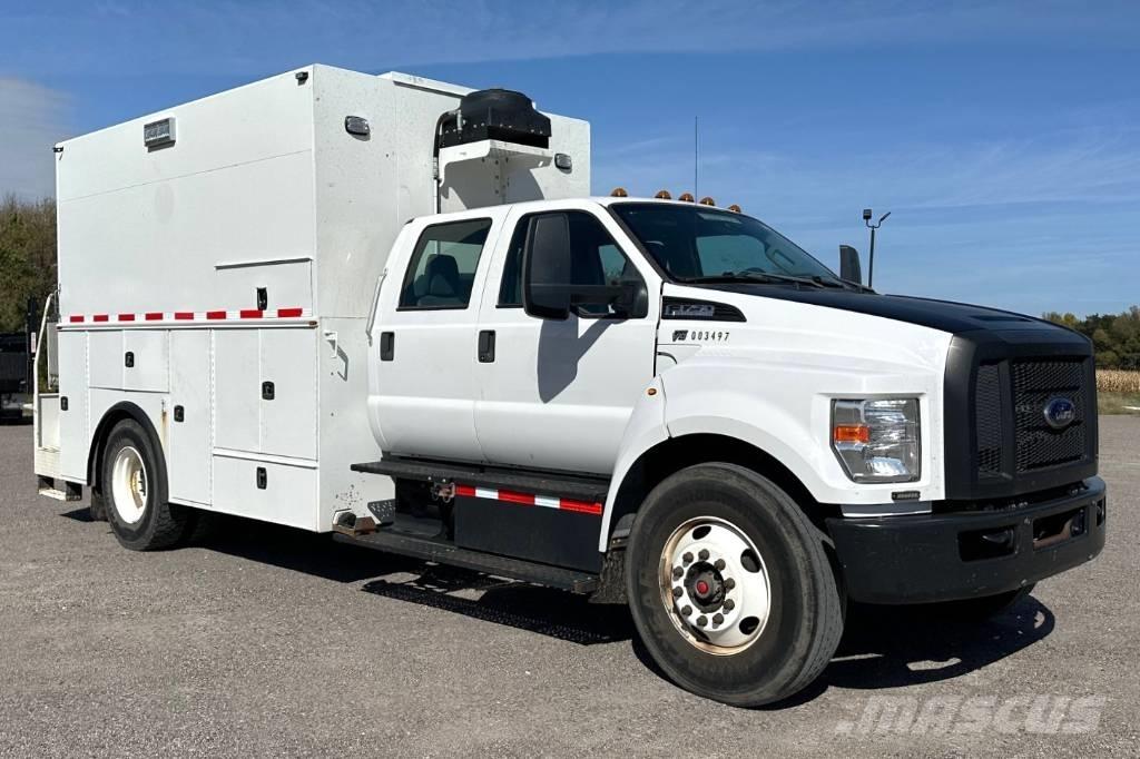 Ford F 750 SD Pick-upy / Pojazdy z otwieranymi burtami