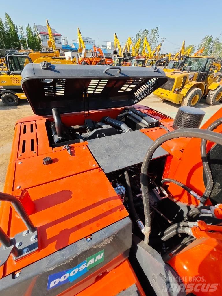 Doosan DX 225 LC Koparki gąsienicowe