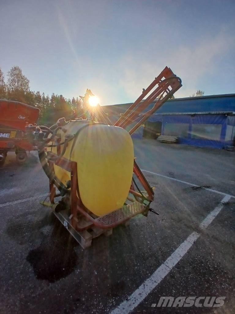 Hardi NK 850 / 12M Zamontowane opryskiwacze