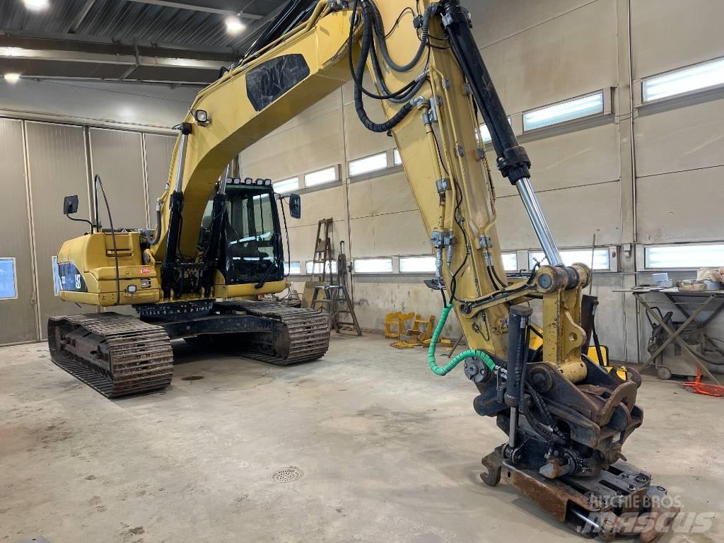 CAT 323 D L Koparki gąsienicowe