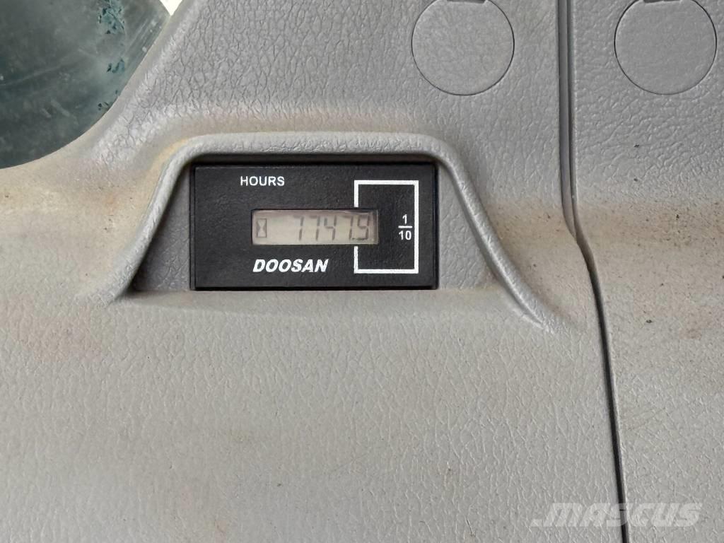 Doosan DX 225 LC-5 Koparki gąsienicowe