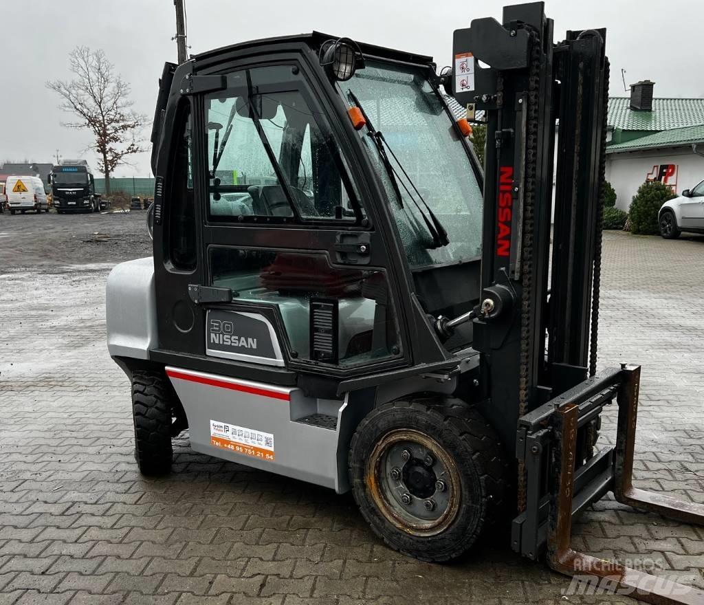 Nissan UG1D2A30LQ Wózki LPG