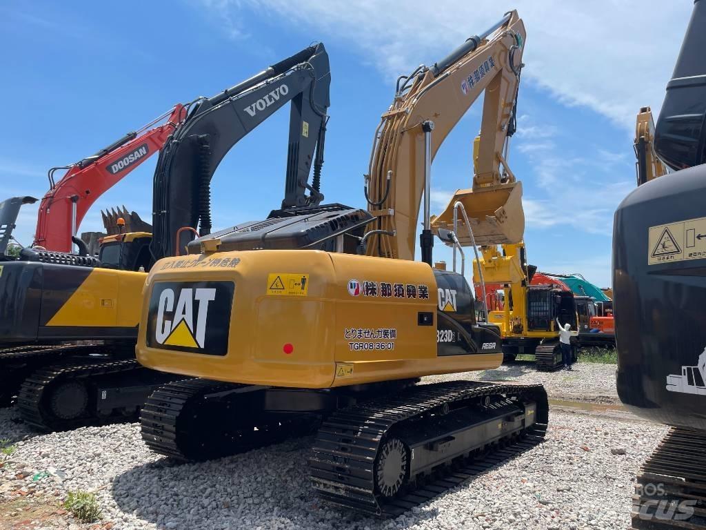 CAT 323D2 Koparki gąsienicowe