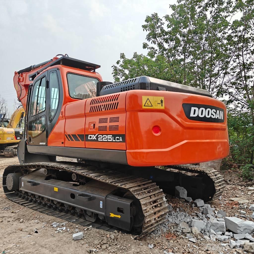 Doosan DX225-9C Koparki gąsienicowe