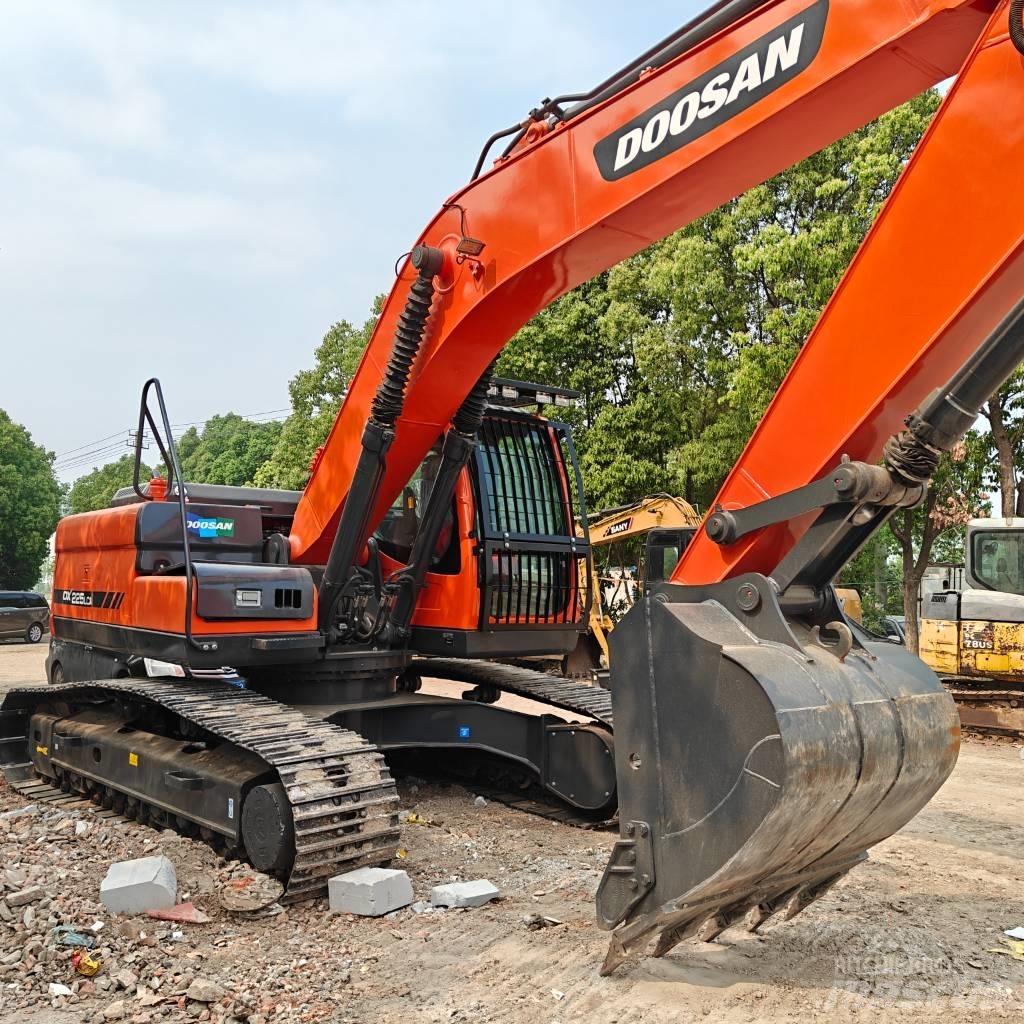 Doosan DX225-9C Koparki gąsienicowe