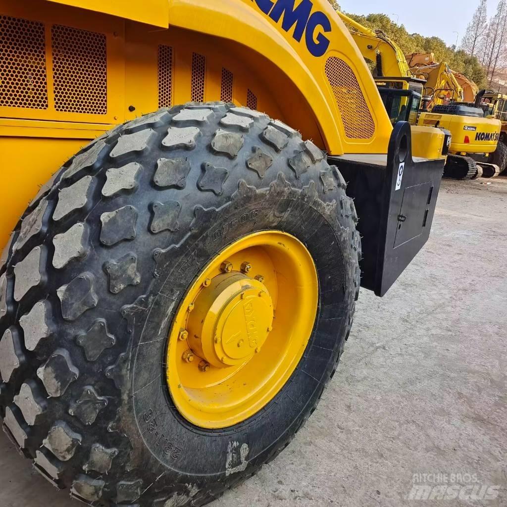 XCMG XS 142 J Walce jednobębnowe