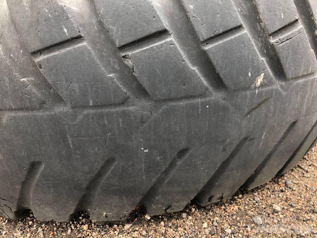 Nokian 400/80R28 Opony, koła i felgi