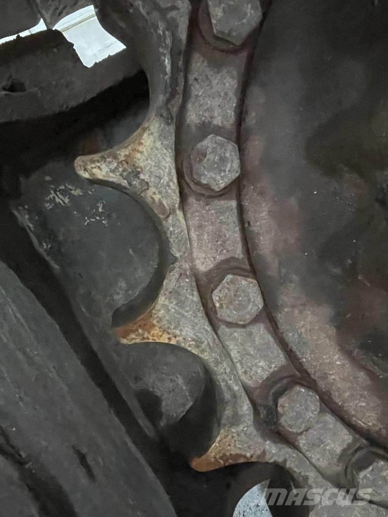 Komatsu PC 210 Koparki gąsienicowe