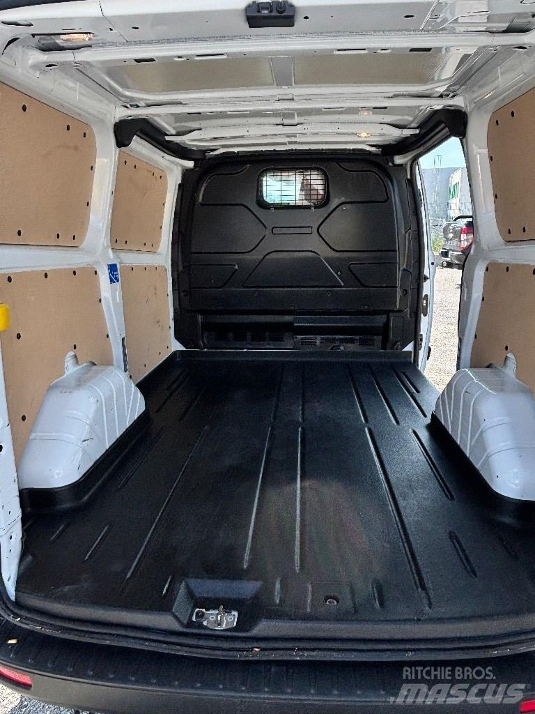 Ford Transit Samochody dostawcze ze skrzynią zamkniętą