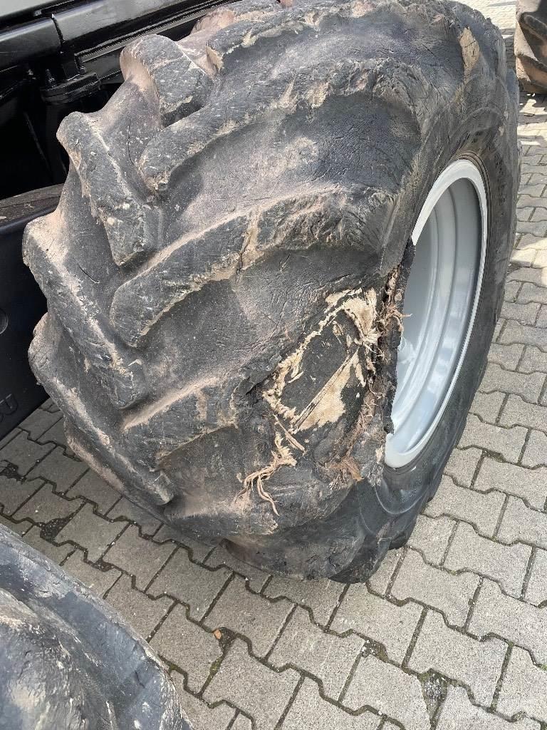 Komatsu 875 Forwardery