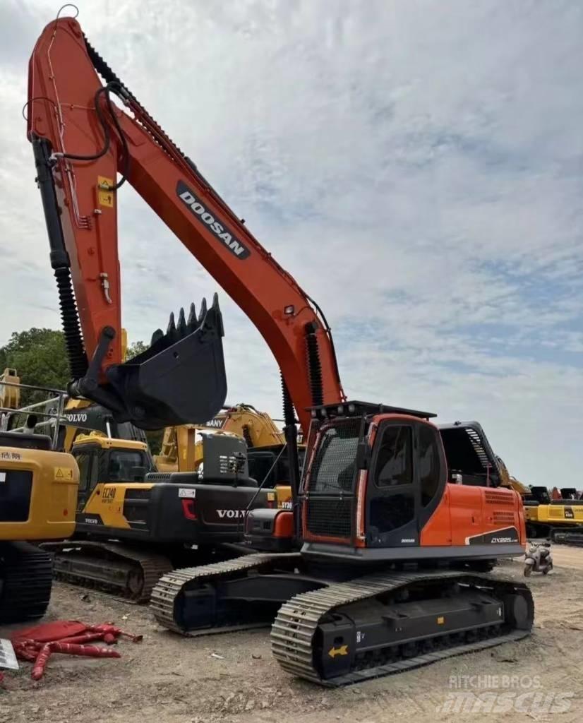 Doosan DX 225 Koparki gąsienicowe