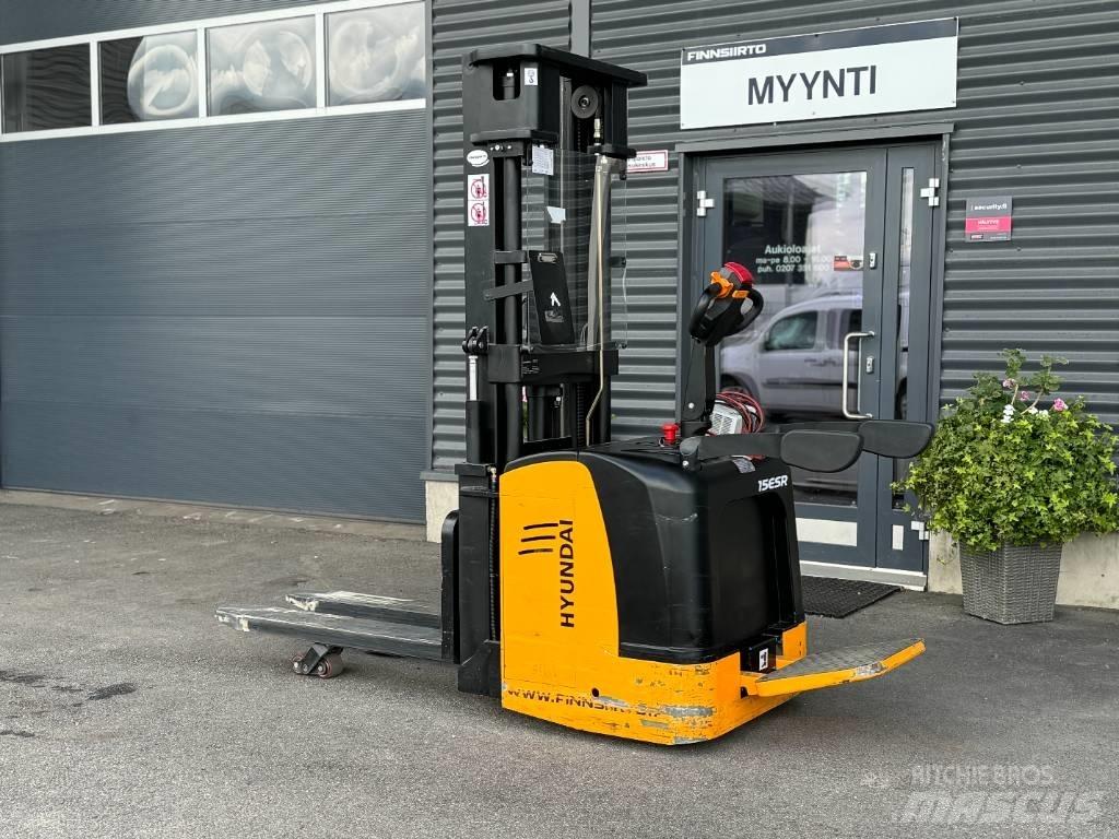 Hyundai 15ESR Samojezdne maszyny do załadunku