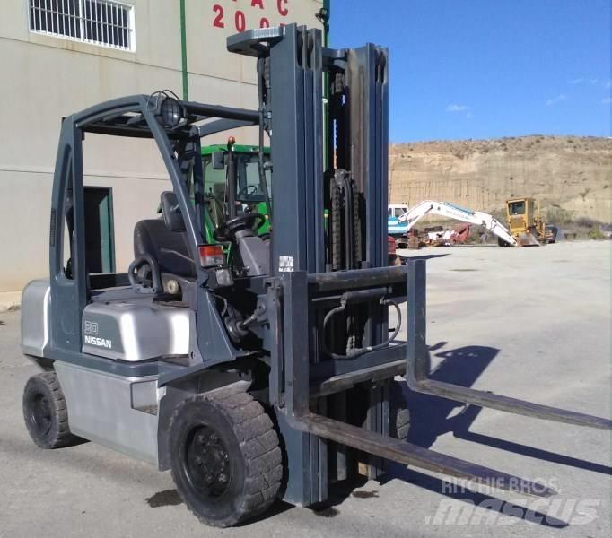 Nissan FGD02A30Q Wózki Diesla