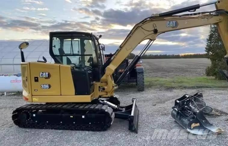 CAT 306 Minikoparki