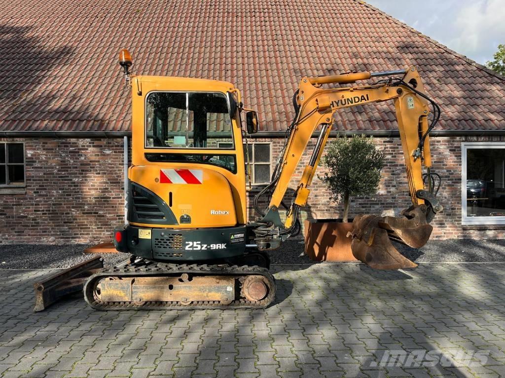 Hyundai R25Z-9 AK Koparki gąsienicowe