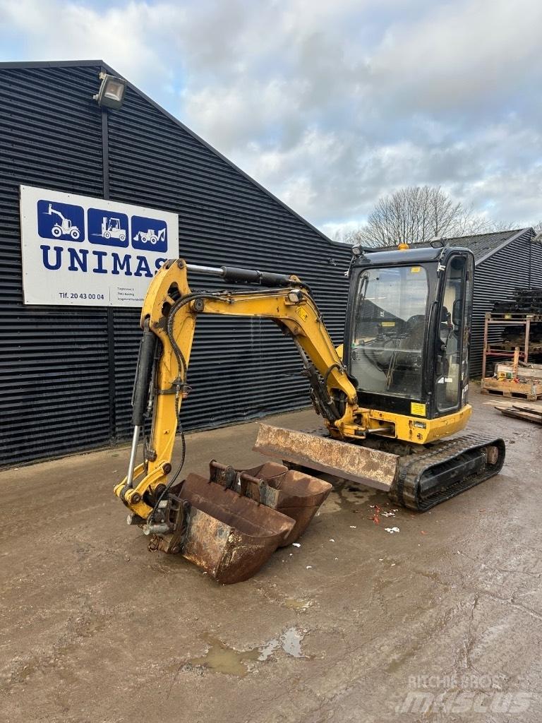 CAT 302.7DCR Minikoparki