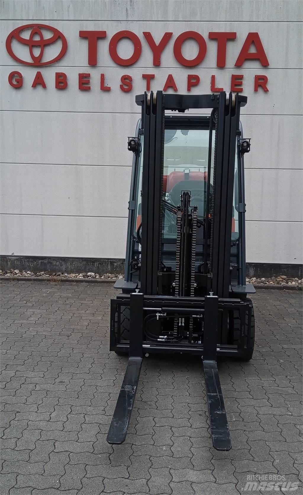 Toyota 02-8FGKF20 Wózki LPG