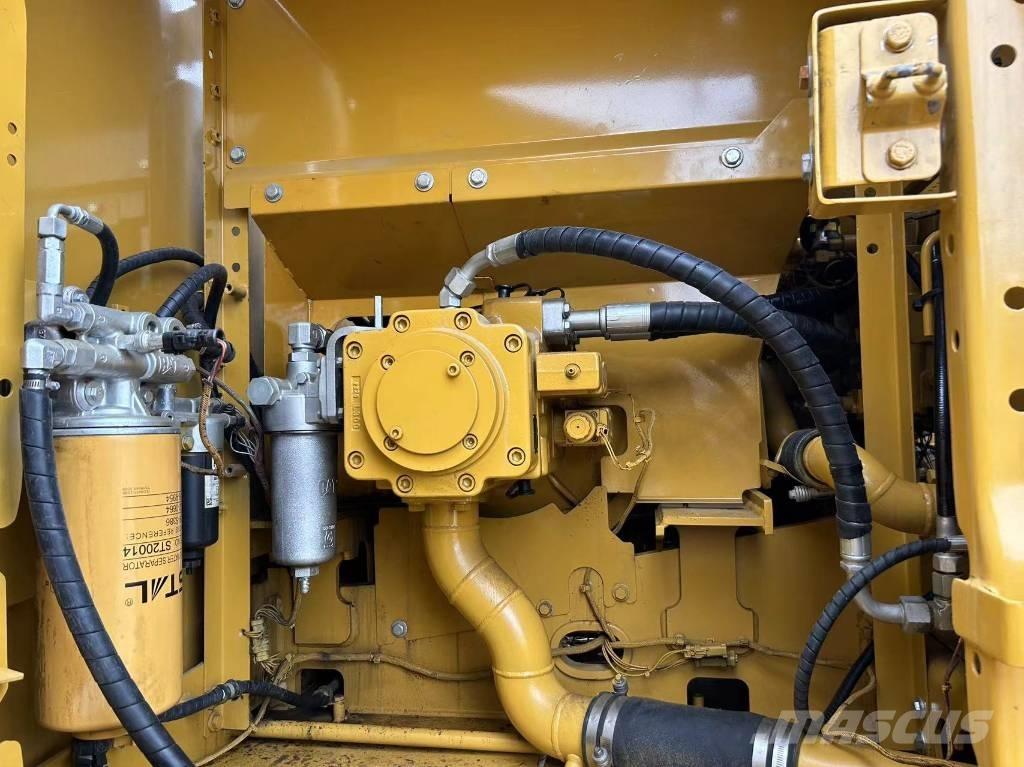 CAT 320 Koparki gąsienicowe