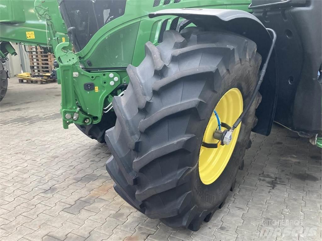 John Deere 6215R Ciągniki rolnicze