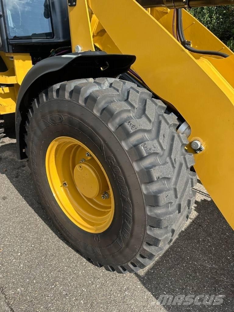CAT 908 Ładowarki kołowe