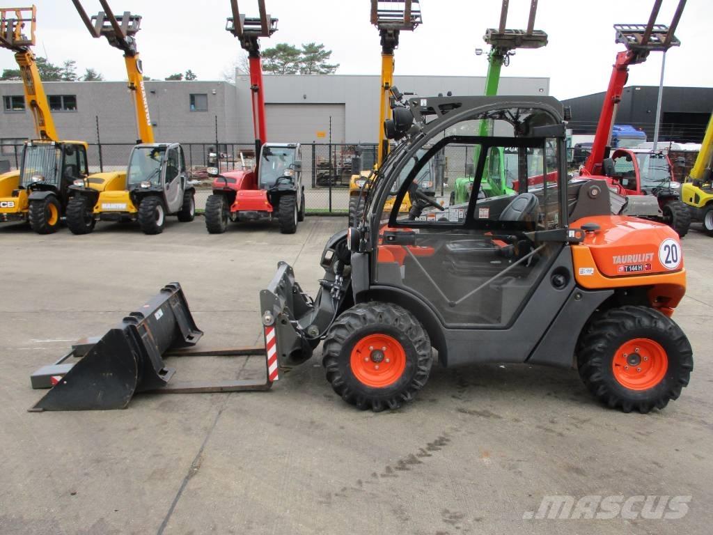 Ausa T 144 HX4 (011) Ładowarki teleskopowe