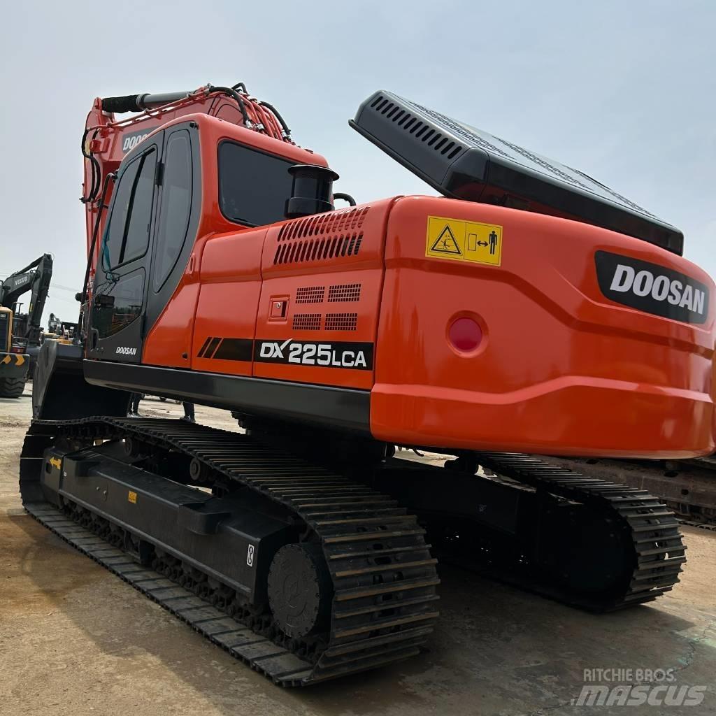 Doosan DX 225 LC Koparki gąsienicowe