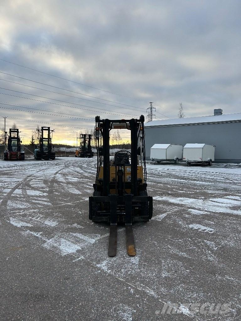 TCM FG 25 N2 Wózki LPG