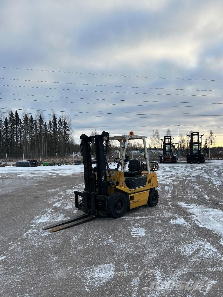 TCM FG 25 N2 Wózki LPG