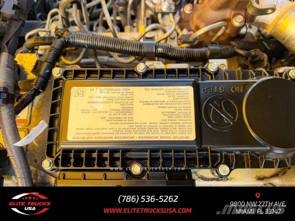 Hino 155 Samochody ciężarowe ze skrzynią zamkniętą