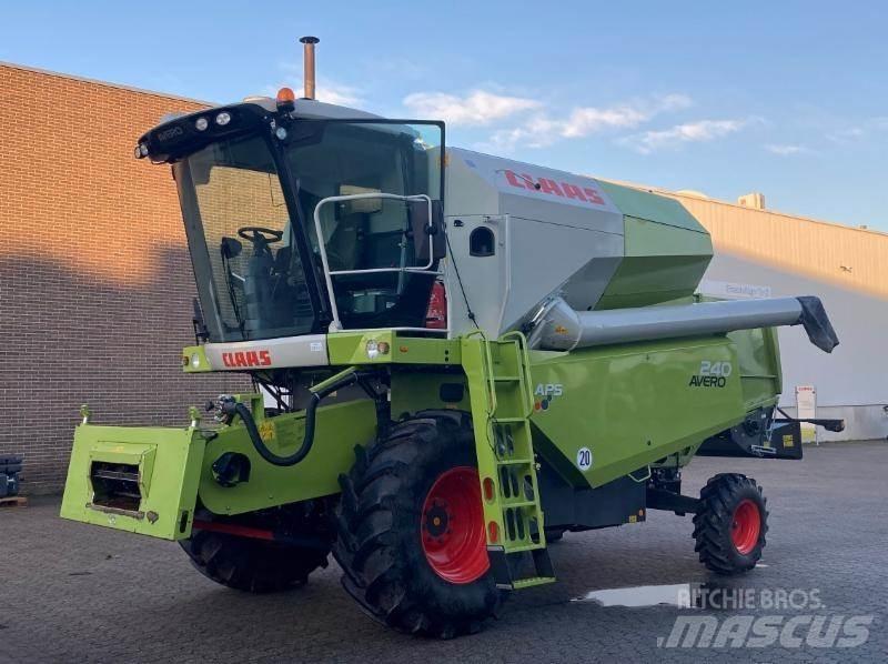 CLAAS AVERO 240 Kombajny zbożowe